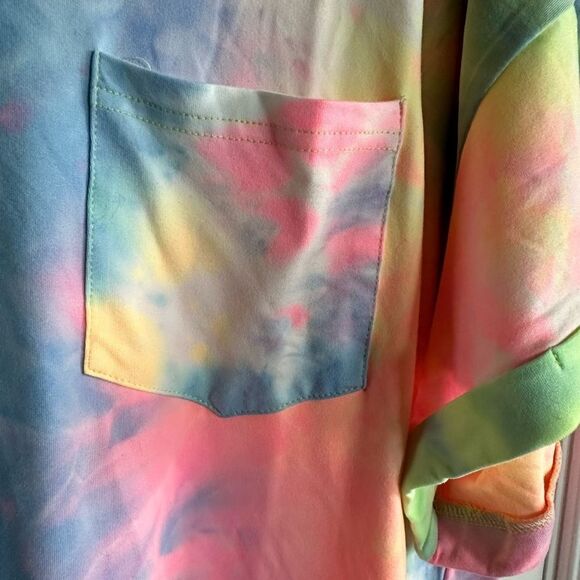 NWOT Plus Size Short Sleeve Tie Dye Tee Shirt With Front Pocket - Size 3XL - Picture 6 of 6